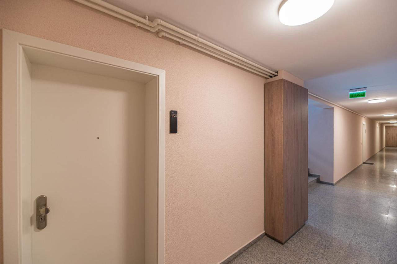 Rentforcomfort Apartment Ella 2 Brasov Exterior photo